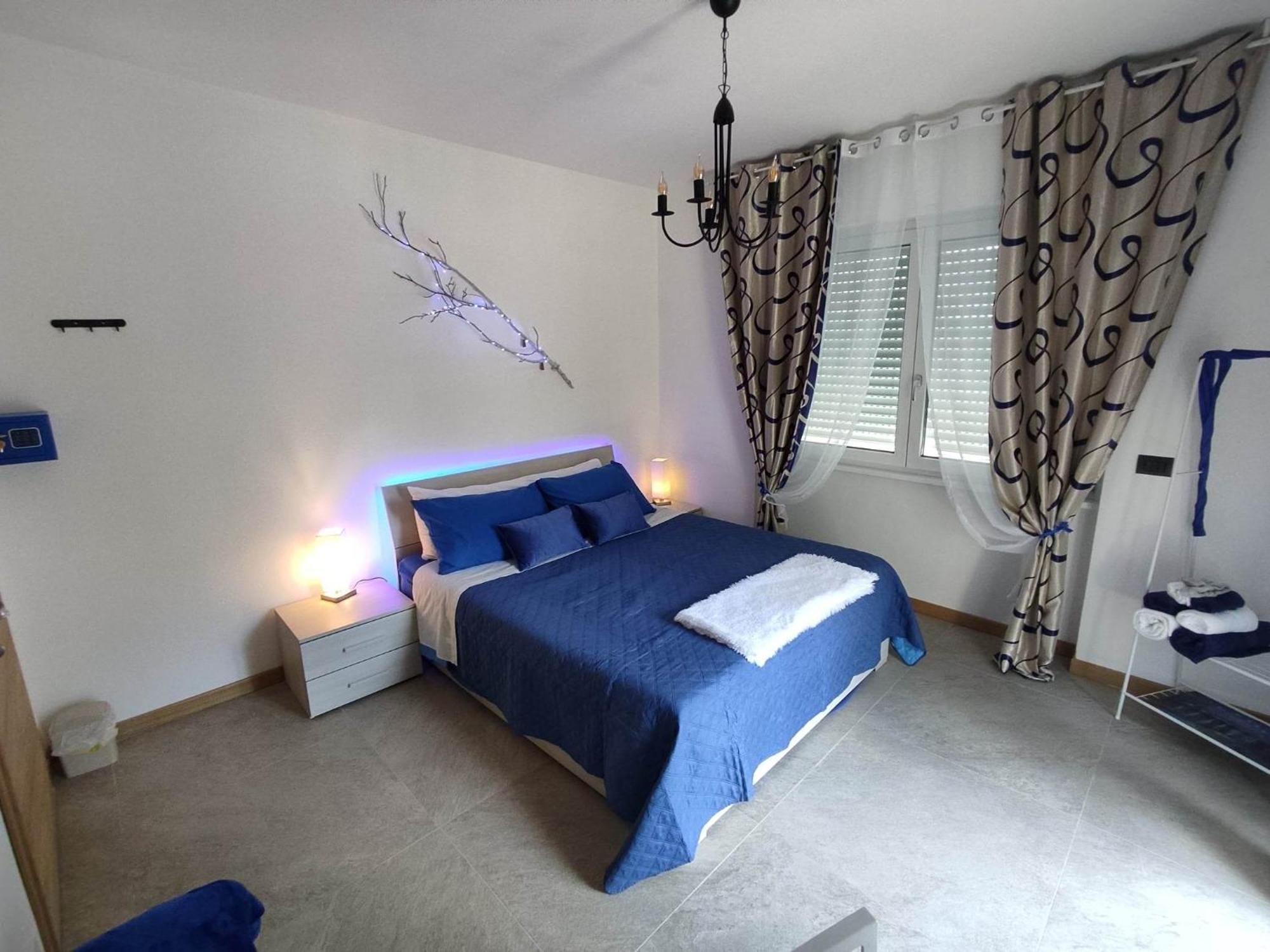 Tirano Express Luxury Apartments Экстерьер фото
