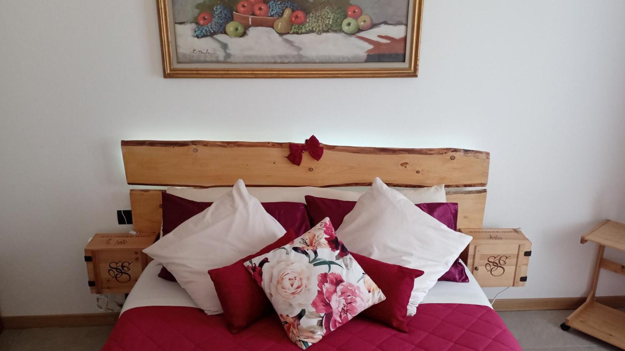 Tirano Express Luxury Apartments Экстерьер фото