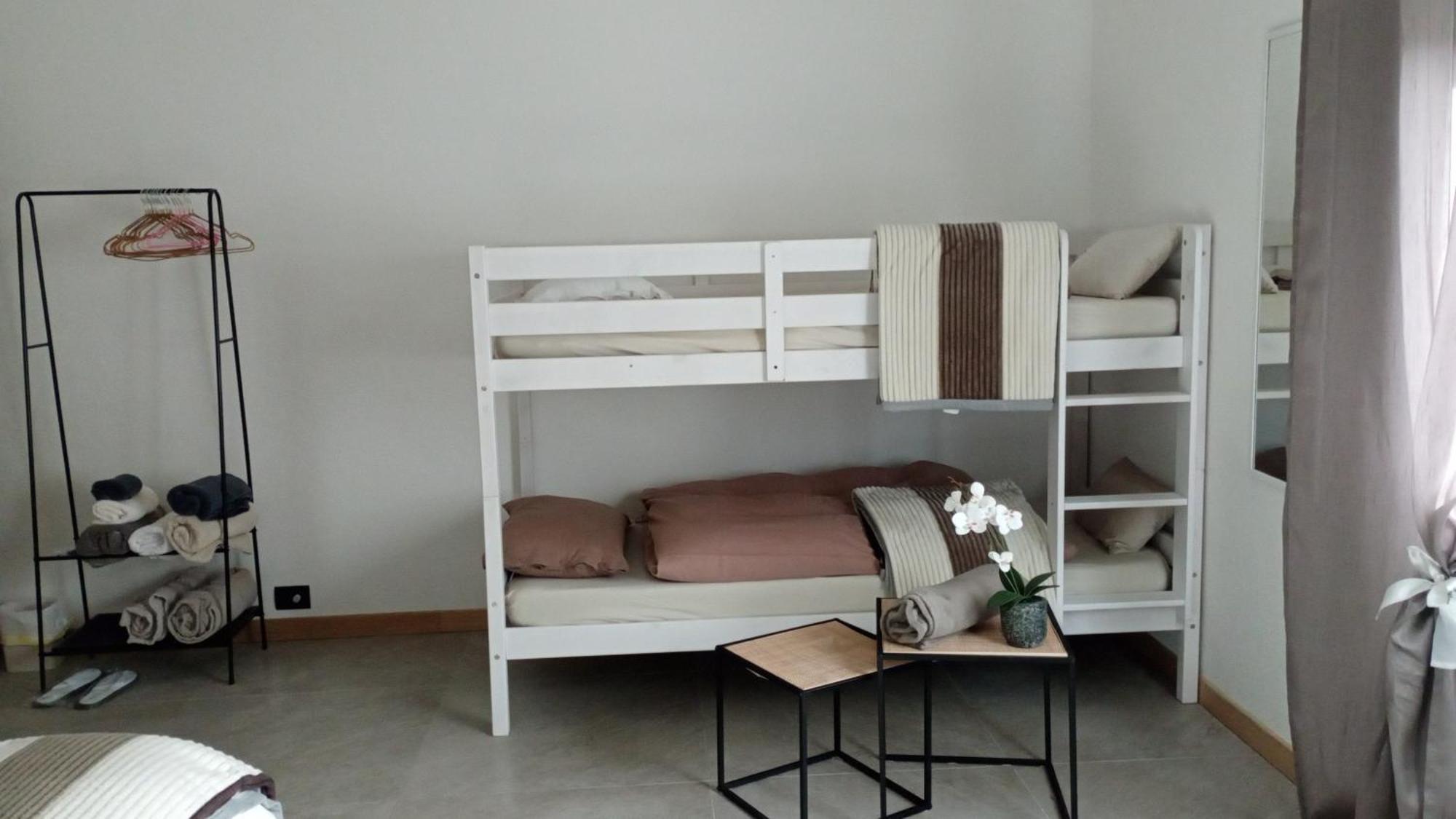 Tirano Express Luxury Apartments Экстерьер фото